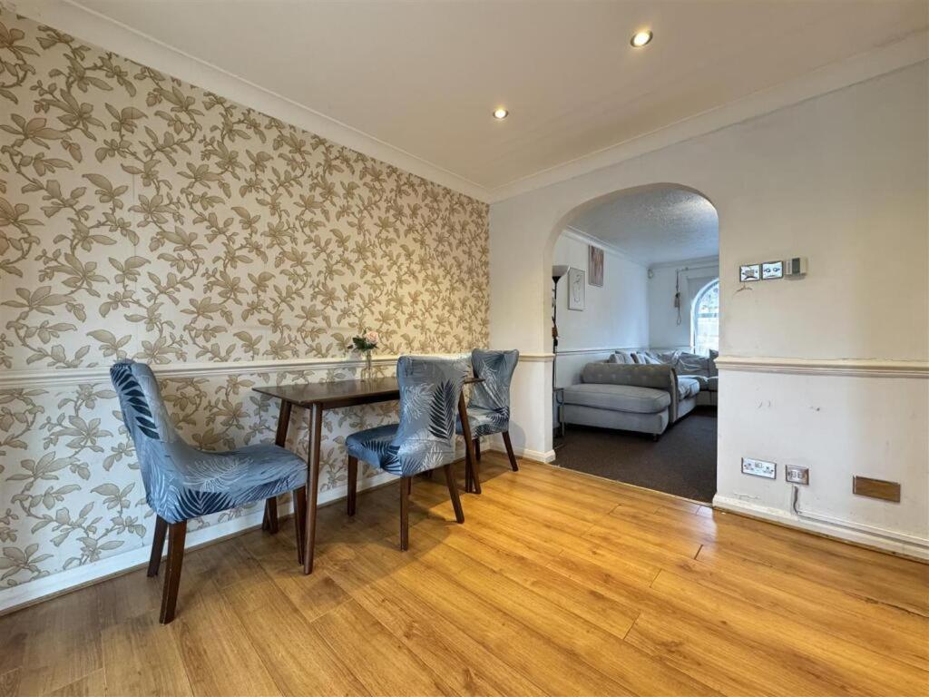 Clove, 3-4 Bed House With Garden, Free Parking, Sleeps 9 In Grays & Chafford Hundred Stifford Exterior foto